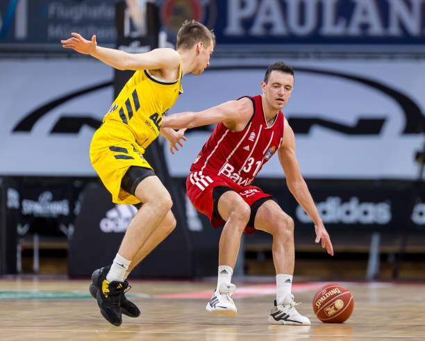 卡塔尔的助 卡塔尔的助