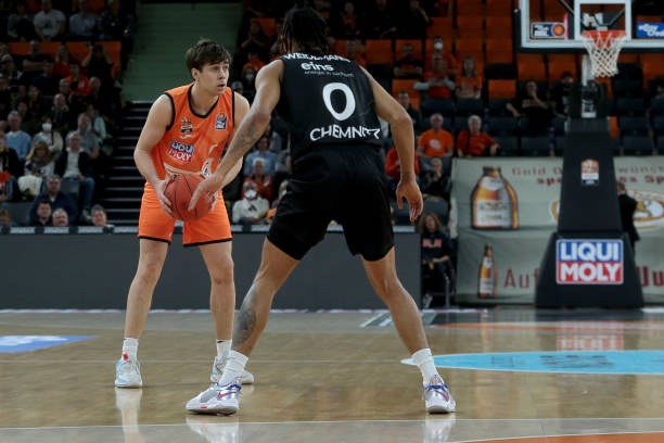 教练的配合 教练的配合